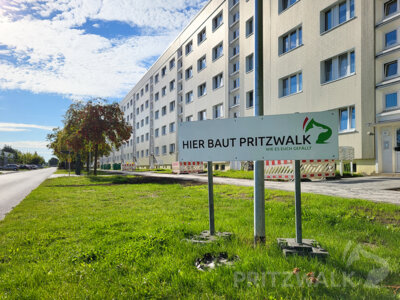 Ein Gehwegabschnitt im nördichen Bereich der Straße Am Ring ist fertig.  Foto: Beate Vogel (Bild vergrößern)