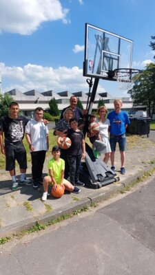 Basketballkorb für Flüchtlinge (Bild vergrößern)