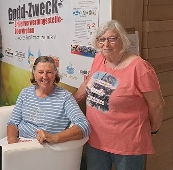 Roswitha Weiss von der HAITI Kinderhilfe e.V. aus Kindsbach besuchte erstmals am 24.07.2024 BRILLEN-ohne-GRENZEN. (Bild vergrößern)