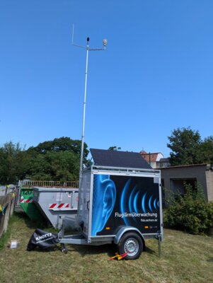 Foto zur Meldung: Aufstellung einer Fluglärmpegelmessstation in Naunhof