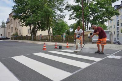 „Sicherer Schulweg durch neue Zebra-Streifen“ (Bild vergrößern)