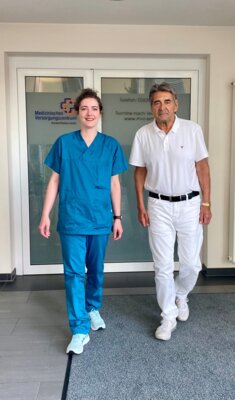 Hannelore Mezger (li) und Dr. Reinhold Ostwald (re.)