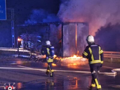 Erneuter schwerer Lkw-Brand auf der A2 (Bild vergrößern)