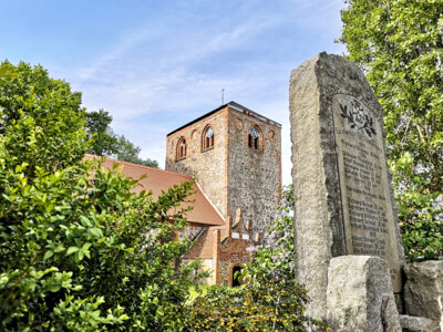 Die Kirche von Sadenbeck wurde in der zweiten Hälfte des 15. Jahrhunderts errichtet. Foto: Beate Vogel (Bild vergrößern)