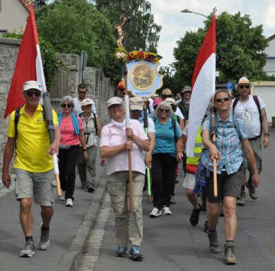 Vom 28. - 30. Juni gehen die Herzogenauracher Katholiken wieder auf große Wallfahrt über 85 Kilometer nach dettelbach - heuer bereits zum 286. Mal.