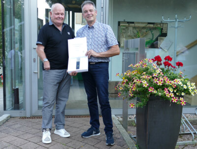 Verabschiedung von Gemeinderat Hans Armbruster nach 30 jähriger Tätigkeit im Wörnersberger Gemeinderat; Artikel und Foto im Schwarzwälder Boten von Sabine Stadler (Bild vergrößern)