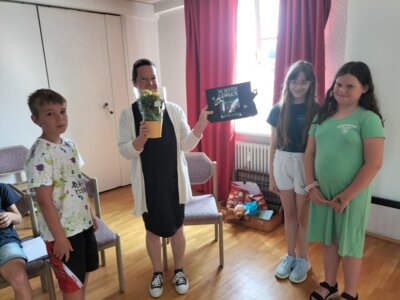 Meldung: Emotionaler Abschied nach vier Jahren Grundschule