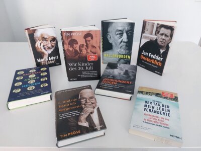 Bücher des Journalisten und Buchautors Tim Pröse I Foto: Stadtbibliothek Wittenberge (Bild vergr&ouml;&szlig;ern)