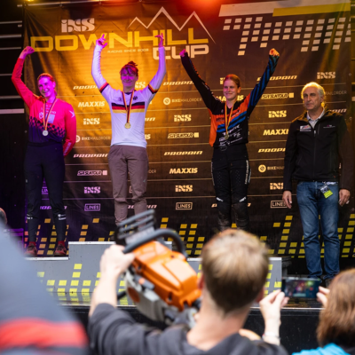 ©iXs-DowhnillCup (Bild vergrößern)