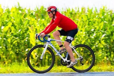 Foto zur Meldung: Ü60-Weltmeister Tristan Vinzent aus Mandelbachtal auch beim Ultra-Triathlon-Weltcup in Estland Erster seiner Altersklasse