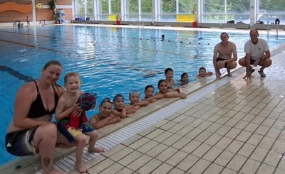 Handballjugend der TSV zu Gast im Hallen- und Freibad in Immenhausen (Bild vergrößern)