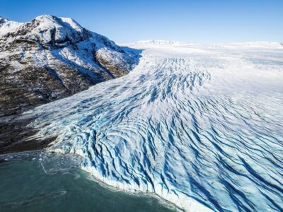 Foto zur Meldung: Gletscher, schwarzer Sand und Papageientaucher, neue Bildausstellung in der STC Galerie im Clubhaus