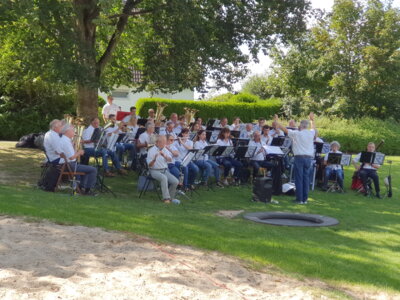 Sommerkonzert im Park Montaigu (Bild vergrößern)