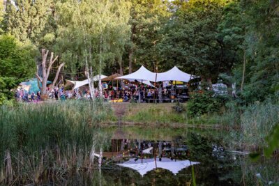 Der Schwanenteich in Wittenberge I Foto: Anja Möllert I prignitzliebe (Bild vergrößern)