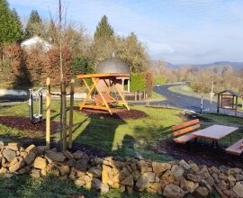 Tauberbischofsheim-Hochhausen, Schaffung eines Begegnungsplatzes (Bild vergrößern)