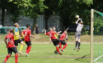 VfB startet mit knappem 3:2 Sieg bei der SpG Gr.Kölzig