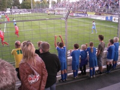 E1 Einlaufen bei den "Kickers", Zum Ersten! - Ein tolles Erlebnis! (Bild vergrößern)