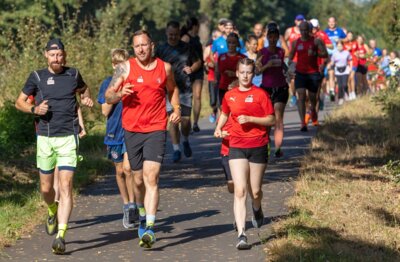 Aktive Teilnehmer des 15.Blocky-Block Spendenlaufes auf der Laufstrecke. Foto: Ralf Sawacki