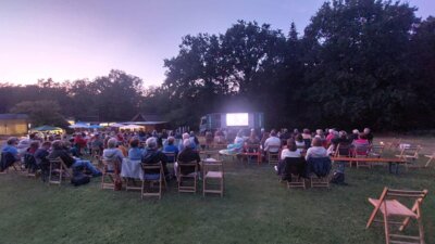 Open Air Kino im Waldbad / LandFrauen Amelinghausen (Bild vergrößern)