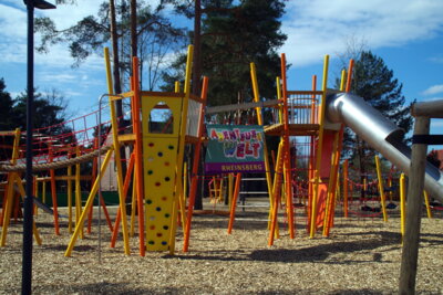 Teil des Kinderzentrums der Spielplatz "Abenteuerwelt" (Bild vergrößern)