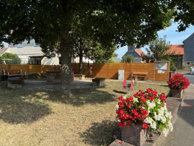 Brunnenplatz aufgehübscht