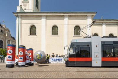 Am 14. September findet in Frankfurt auf dem Willy-Brandt-Platz die Tram-EM der Straßenbahnfahrer:innen u.a. mit einem Bowling-Wettbewerb statt. Foto: tramem.eu