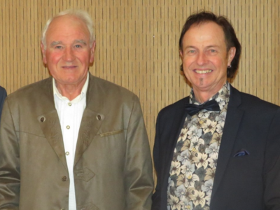 Bürgermeister Bernhard Uhl (links) mit Martin Reiter (rechts) (Bild vergrößern)