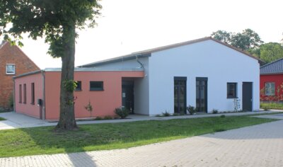 Neues Dorfgemeinschaftshaus im OT Zaatzke (Bild vergr&ouml;&szlig;ern)