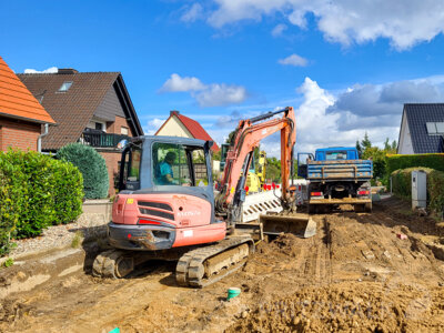 Die Straßburger Straße in Pritzwalk wird derzeit grundlegend saniert. Foto: Beate Vogel (Bild vergr&ouml;&szlig;ern)