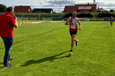 Sebastian Maschmeyer gewinnt den 10 km Sparkassen Cup in Alfhausen