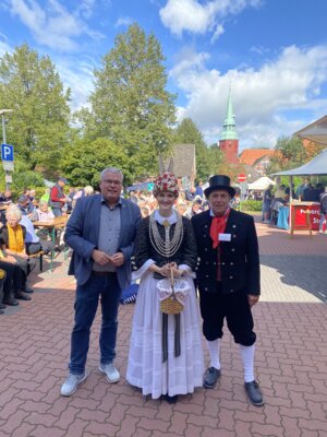 Erfolgreiches 21. Altländer Apfelfest begeistert Besucher (Bild vergr&ouml;&szlig;ern)