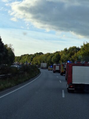 Einsatz # 19/2024 -  2. Feuerwehrbereitschaft - Ablösung Einsatzkräfte 4. FB - Rickling Feuerwehrhaus