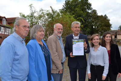 v.l.n.r.: Hr. Daubert (stellv. Vorsitzender RBE), Fr. Mothes-Wagner (stellv. Vorsitzende RBE), Hr. Erber (Vorsitzender Deutsches Wanderinstitut), Hr. Heß (Vorsitzender RBE), Luisa Bischoff (Regionalmanagerin RBE), Anja Lenz (Mitarbeiterin RBE). *RBE = Region Burgwald-Ederbergland