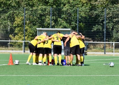 #FSVFrauen mit neuen Dress ins neue Fussballjahr (Bild vergrößern)