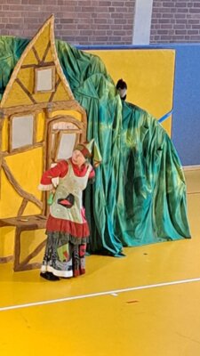 Theater "kleine Hexe" (Bild vergrößern)