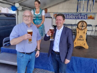 Foto zur Meldung: Das 3. Perleberger Oktoberfest lockte rund 1.500 Besucher auf den Schuhmarkt und in die Bäckerstraße