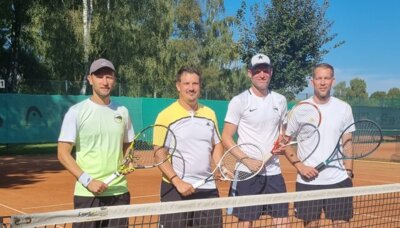 Die Pokalhelden (v. l.): Christoph Schwabe, Jörn Kuppe, Matthias Krüskemper, Fabian Leifken (Bild vergrößern)