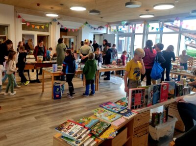 Foto zur Meldung: Bücherbasar Foto zur Meldung: Bücherbasar