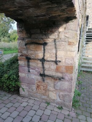 Sachbeschädigung im Bereich des Entenlochs (Bild vergrößern)