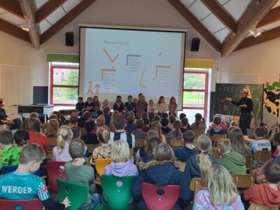 Meldung: Erste Schulversammlung 24/25