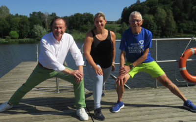 Von links: Bürgermeister Bernhard Uhl, Zumba®-Trainerin Margit Holland und TSV-Trainer Karl Sendlinger / Fotograf: (Markt Zusmarshausen – Kenan Tuna) (Bild vergr&ouml;&szlig;ern)