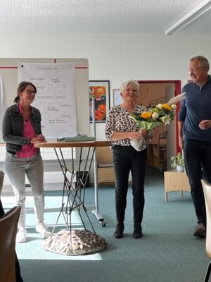 Herzlichen Dank und alles Gute, Frau Höll! (Bild vergr&ouml;&szlig;ern)