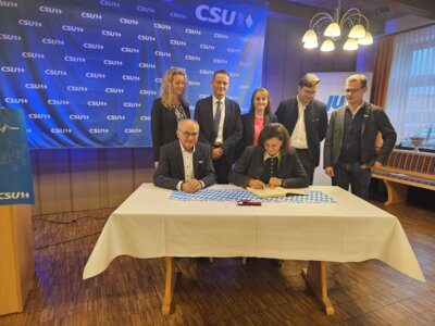 Hoher Besuch in Ernsgaden - Landtagspräsidentin Ilse Aigner bei CSU-Neumitgliederempfang
