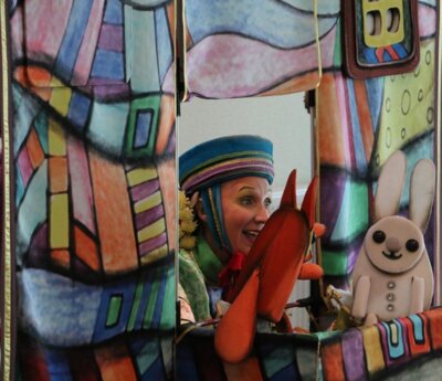 Puppenspektakel „Platz ist der kleinsten Hütte“ im Gemeindezentrum Michelsdorf (Bild vergrößern)