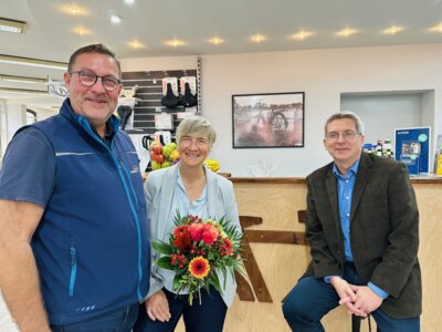 Bürgermeister Dr. Oliver Hermann gratulierte Silke und Steffen Raugsch I Foto: Martin Ferch (Bild vergrößern)