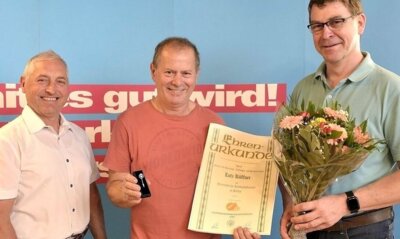 Meldung: Ehrennadel in Silber für Obermeister Lutz Küffner aus Bürgel