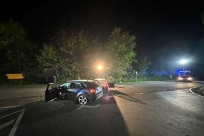 Verkehrsunfall mit zwei verletzen Personen (Bild vergrößern)