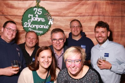 Abordnung des HKV auf der Jubiläumsparty der 2.Kompanie des Jägercorps (Bild vergrößern)