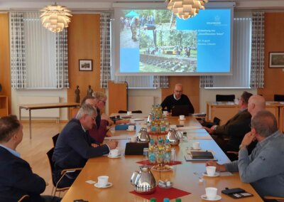 Landesgeschäftsführer Philipp Schinschke beriet in Demmin mit den Regional- und Kreisverbandsgeschäftsführern die aktuellen Aufgaben. (Bild vergrößern)