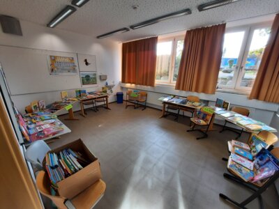 Büchertausch (Bild vergr&ouml;&szlig;ern)